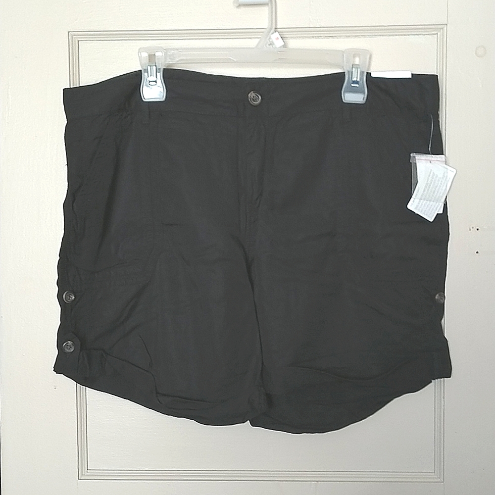 BNWT Ricki's Size 12 Universal Fit Shorts